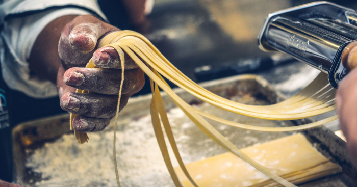 Ät färsk pasta i Italien / unsplash.com/photos/4nXkhLCrkLo Ät färsk pasta i Italien / unsplash.com/photos/4nXkhLCrkLo