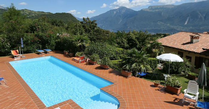 piscina_1.jpg piscina_1.jpg