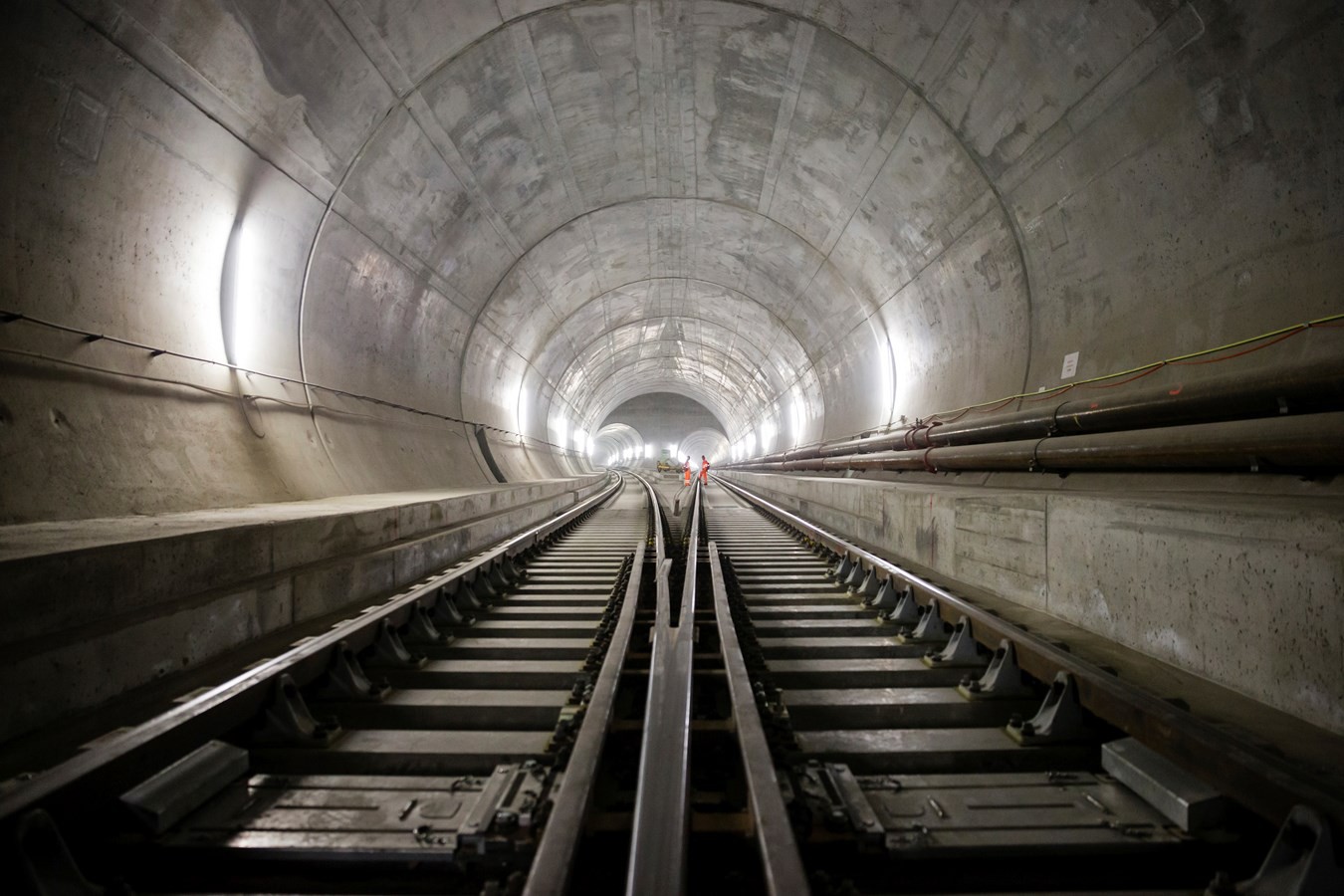 Il più grande tunnel ferroviario del mondo è lungo 57 km e passa