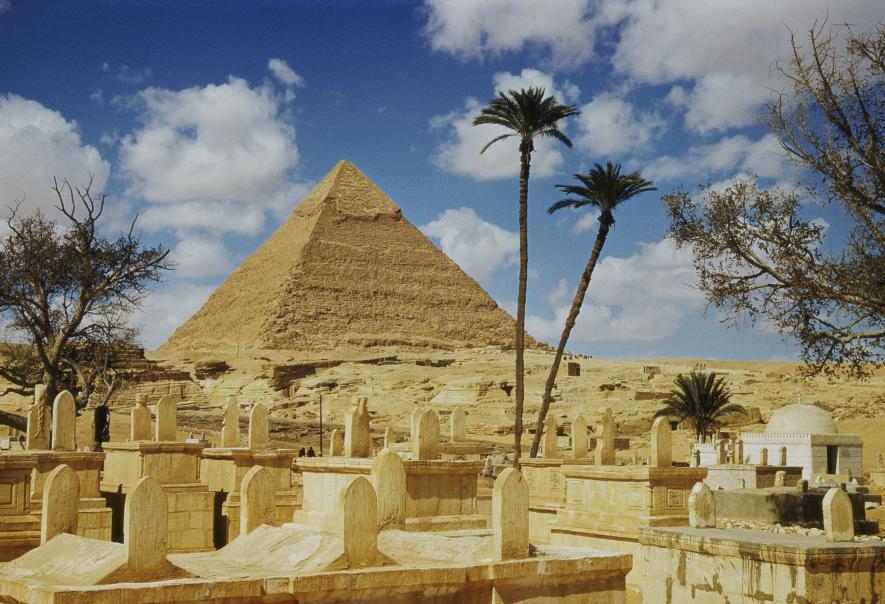 piramide di cheope stanza segreta — idealista/news