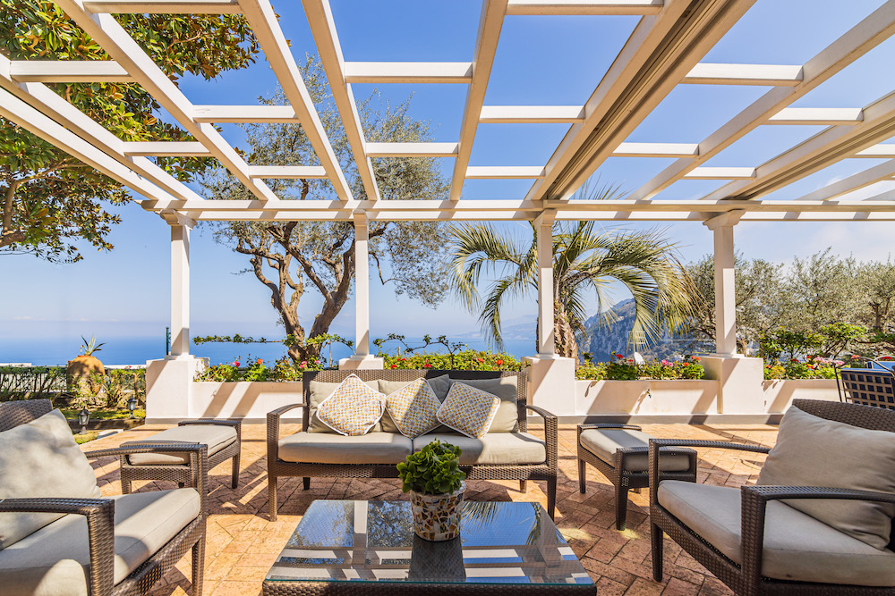 In vendita a Capri la spettacolare villa di Christian De Sica