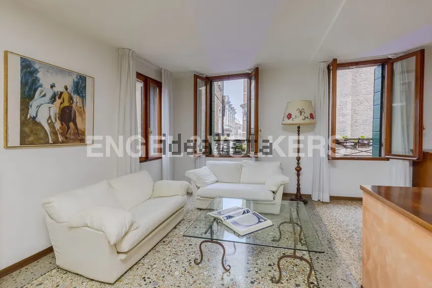Appartamento in Campo dei Frari s.n.c.