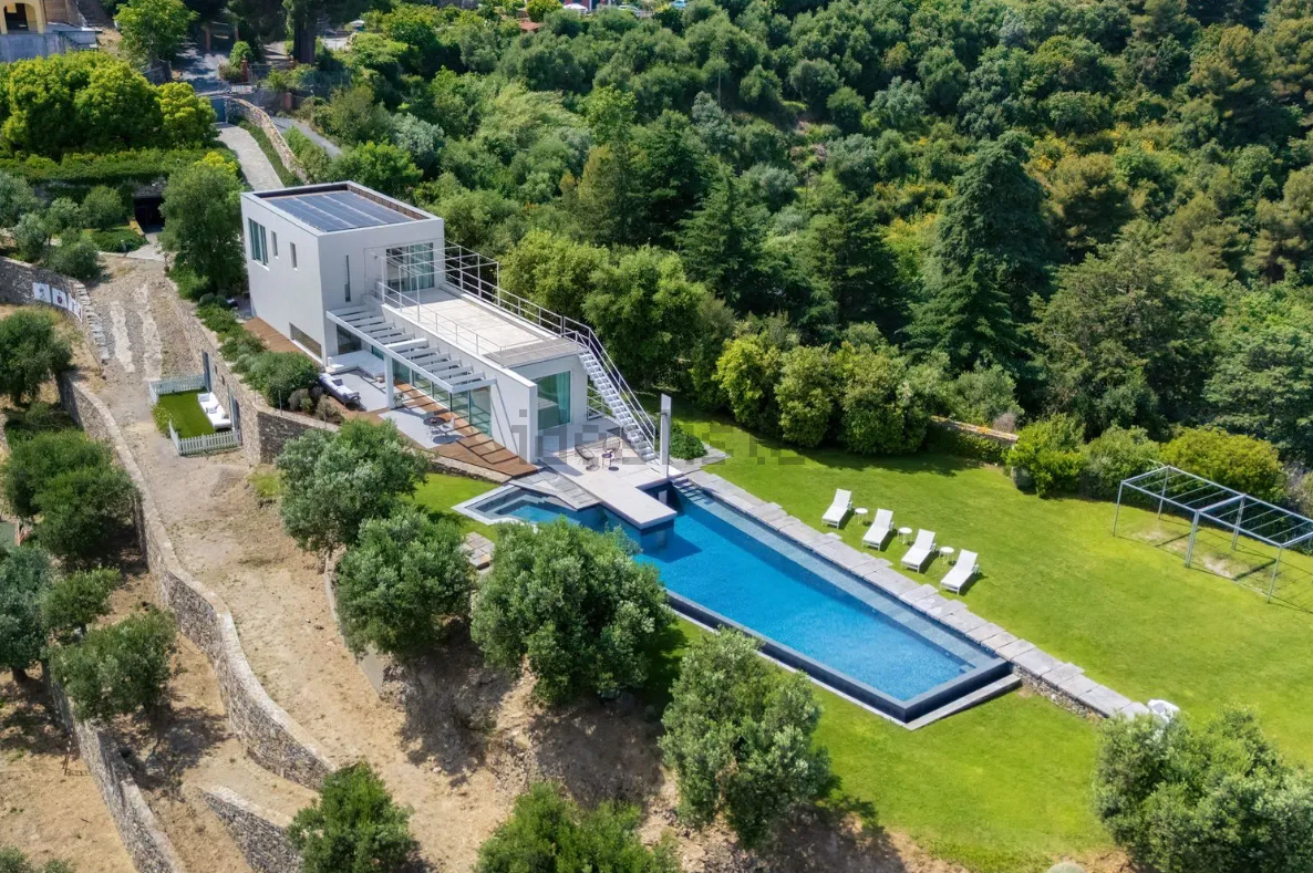 mercato immobiliare del lusso in Liguria