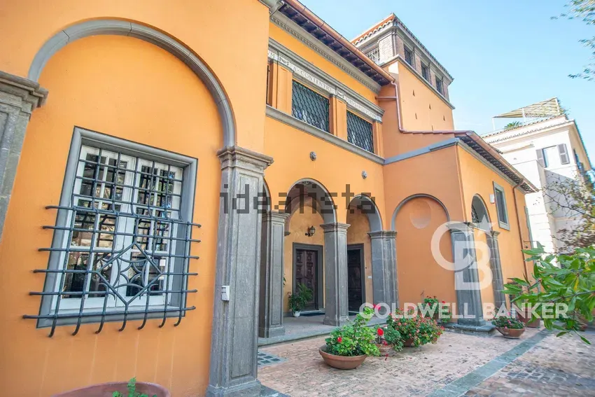 Villa in via di Villa Pepoli, 8