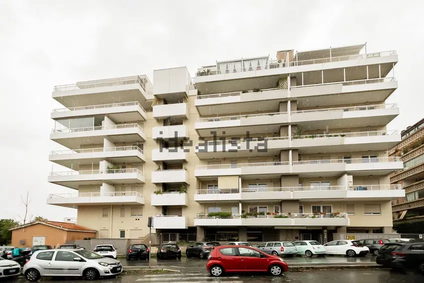 Bilocale in via Guglielmo Petroni, 38