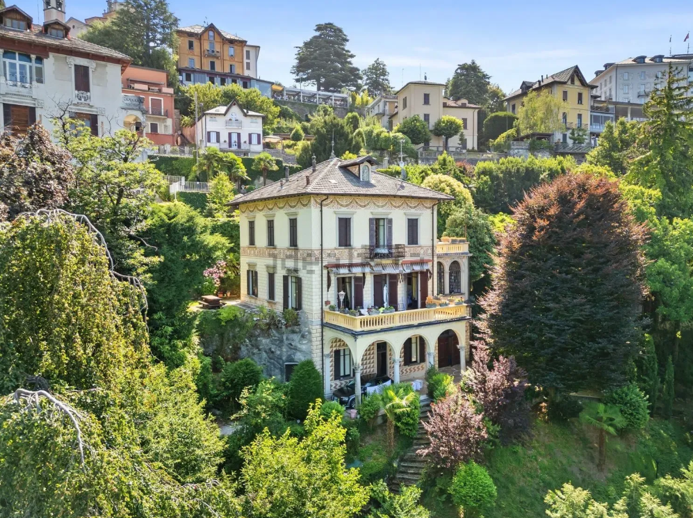 villa con giardino