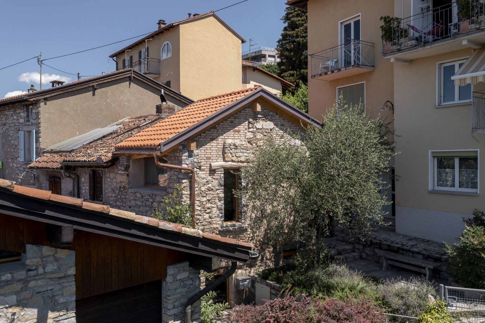 L'edificio in pietra era precedentemente utilizzato come deposito di legna e rimessa