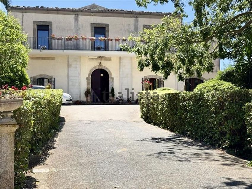 Villa in vendita in Via Luigi Pirandello
