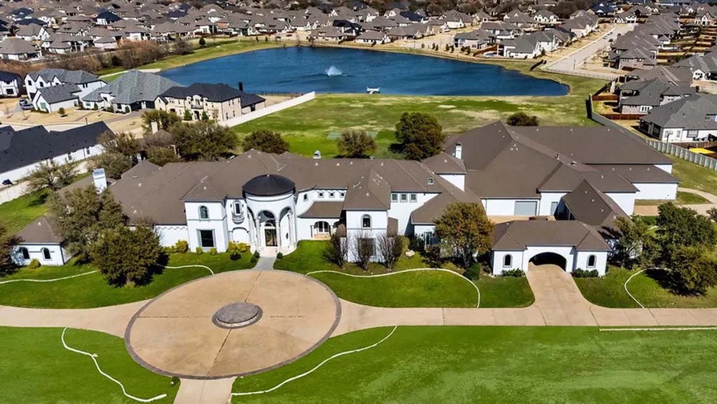 Questa mega-villa in Texas è stata venduta per 3,9 milioni di dollari
