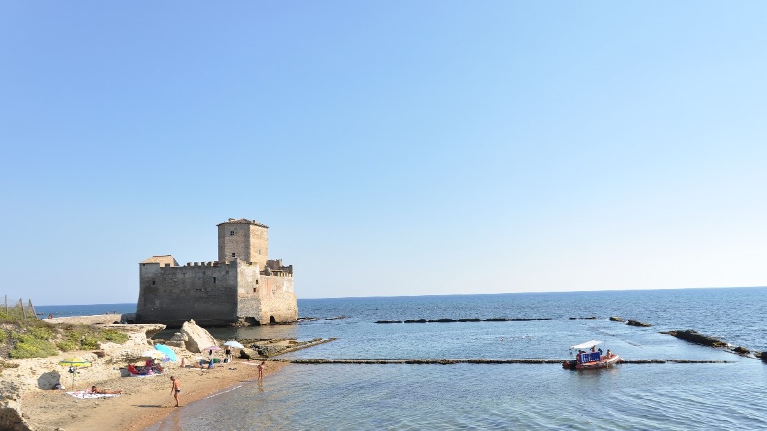 castello di torre astura