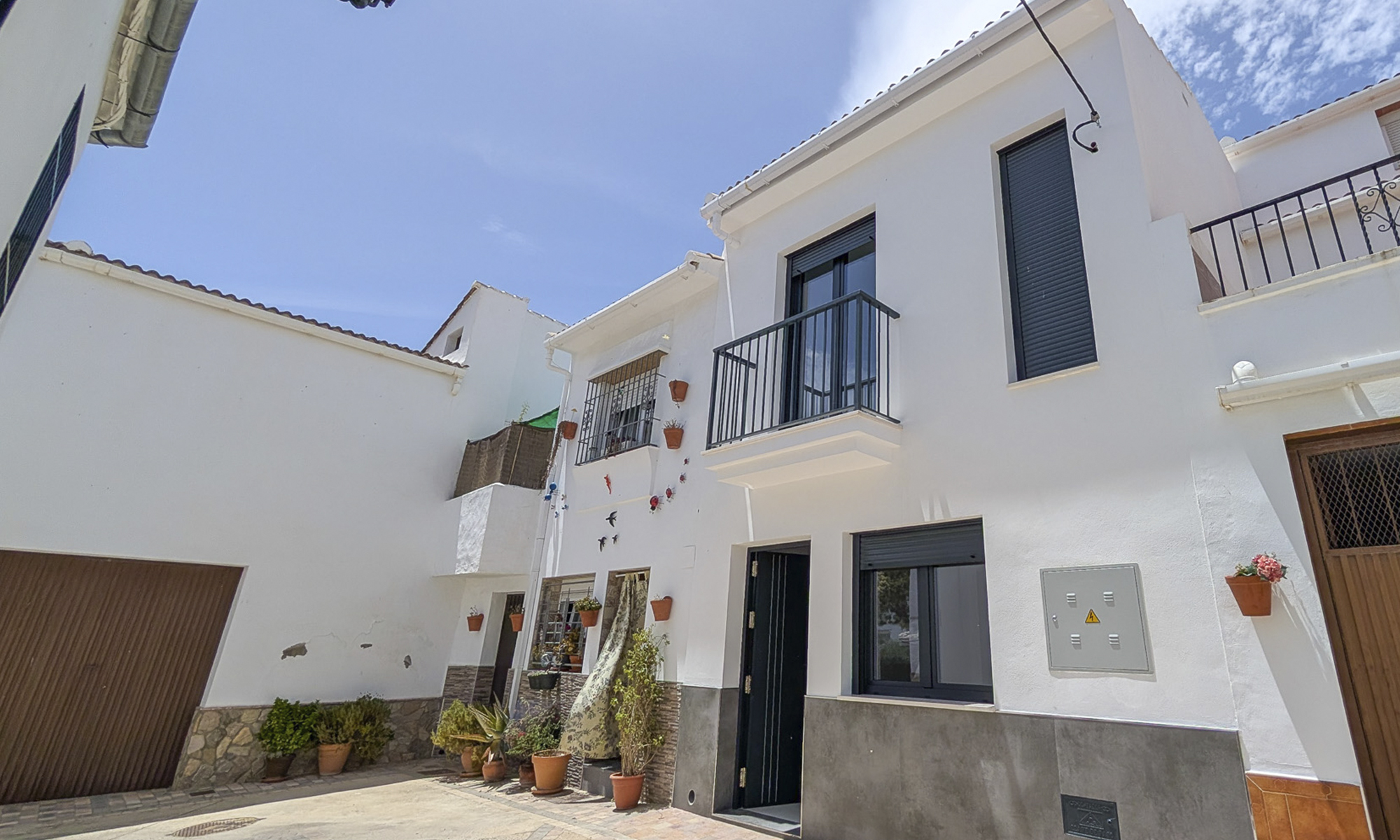 Se sortean dos viviendas en Cuevas del Becerro (Málaga) por 10 euros