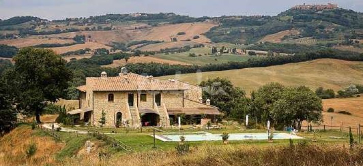 L'Italia nel mirino degli speculatori, ma per berlusconi "la spagna sta peggio"