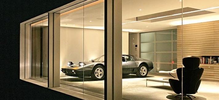 car-in-home-black-ferrari-21