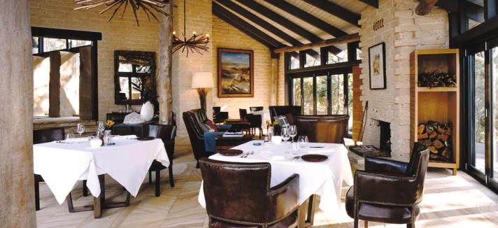 sydney-beachhouse-dining-area_0