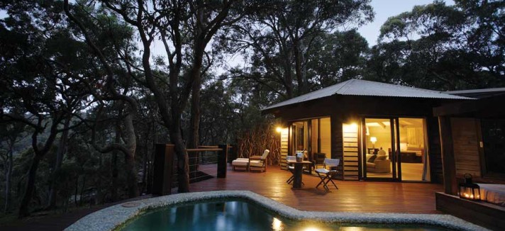 sydney-beachhouse-hpool-nighttime
