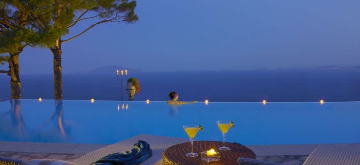 Cliffside-Infinity-Pool-at-Hotel-Caesar-Augustus-Italy