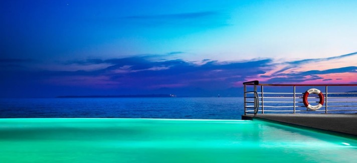 Infinity-pool-at-Hotel-Du-Cap-Eden-Rock