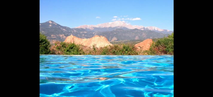 Infinity-pool-at-the-Garden-of-the-Gods-Club-Crawlstroke-to-Pikes-Peak-