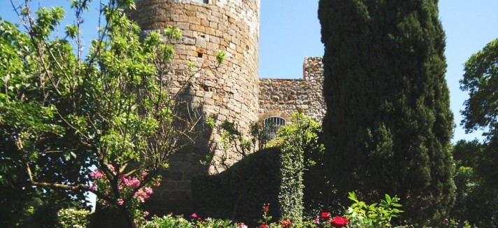 Luxury-Italian-Castle-Tuscany-04-910x910