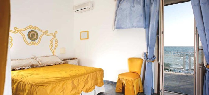 Luxury-Holiday-Villa-Italy-02