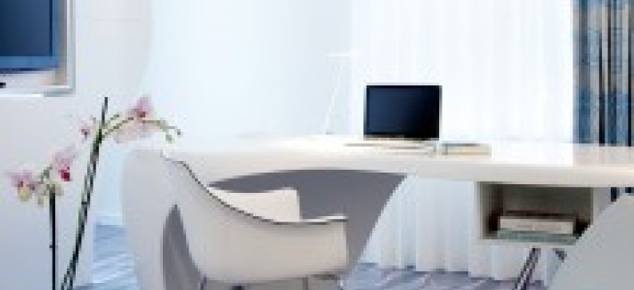 nhow_room_desk