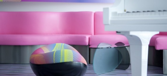 nhow_suite_livingroom_02_med