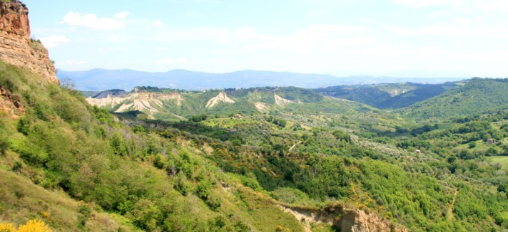 THE-TOWN-OF-CIVITA-E