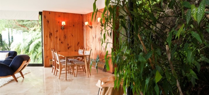 43-royal-chalet-dining-area.jpg.1024x0
