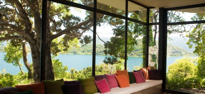 44-sofa-living-room-lake-view.jpg.1024x0