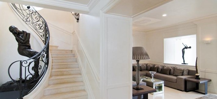 the-house-spans-14000-square-feet