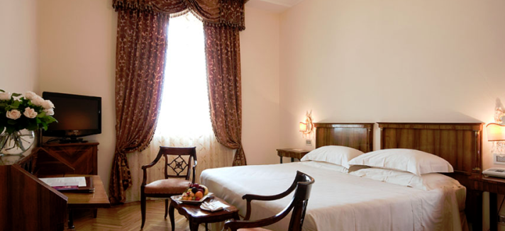 FireShot_Screen_Capture_053_-_Grand_Hotel_Rimini_albergo_5_stelle_lusso_riviera_romagnola_-_Phot