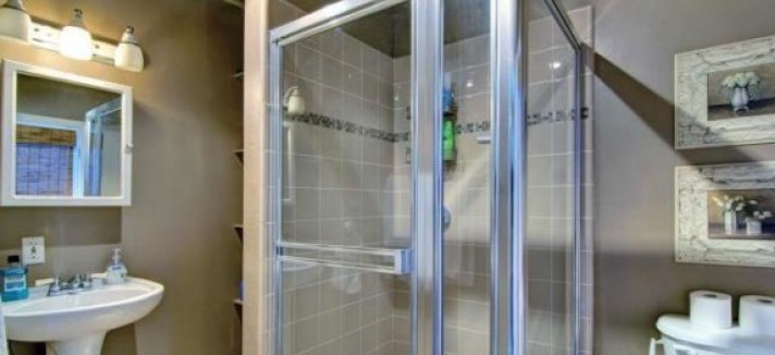 bath-712b35-573x430