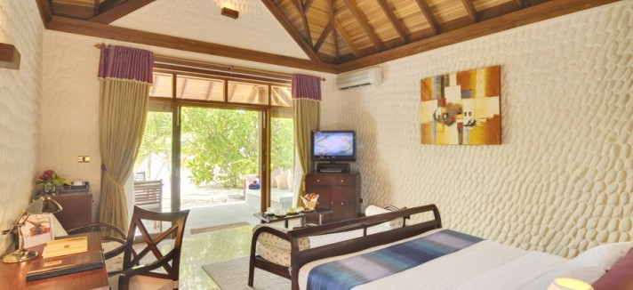 Luxury-Maldives-Resorts-03