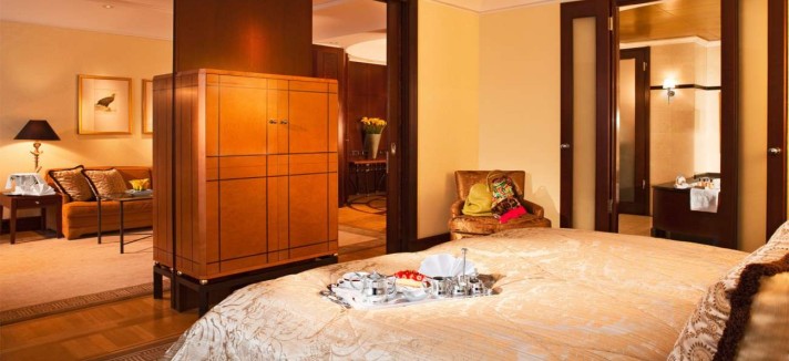 SetWidth1300-Adlon-Executive-Suite-Hotel-Adlon-Kempinski