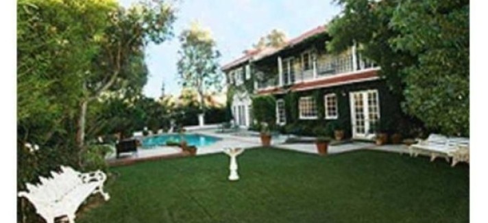 robert-pattinsons-rental-yard-43e38a-589x419