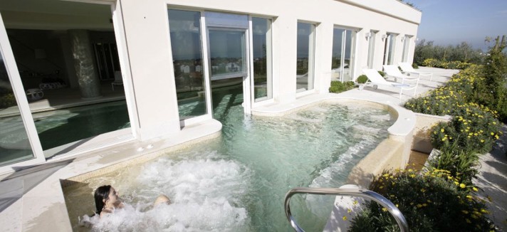 Gabetti, i prezzi delle case accelerano la discesa: Genova, Napoli e Torino guidano i ribassi