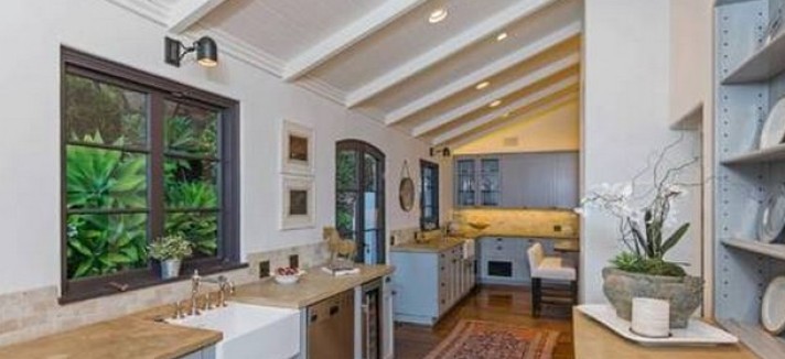 robert-pattinson-casa-los-angeles-10