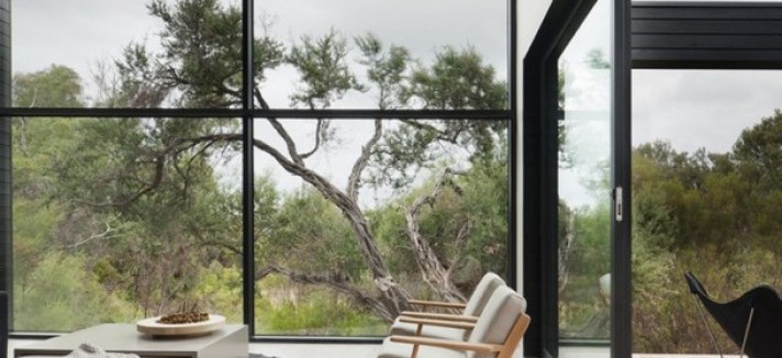dezeen_Ridge-Road-Residence-by-Studio-Four_ss_6-640x457