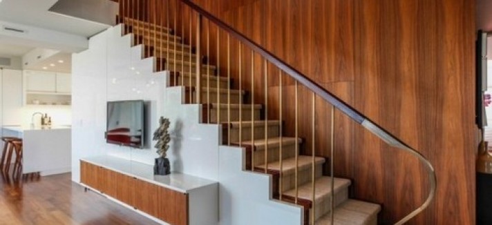 keith-richards-apt-stairs-f2376d-573x430