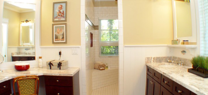 tropical-bathroom