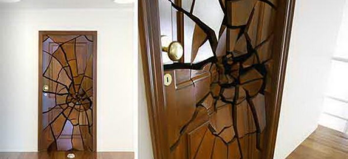 puerta_deconstruida