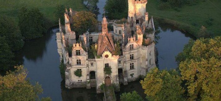 Un'immagine dall'alto del castello