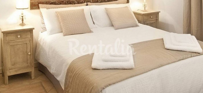 La stanza da letto del monolocale in affitto a Bologna