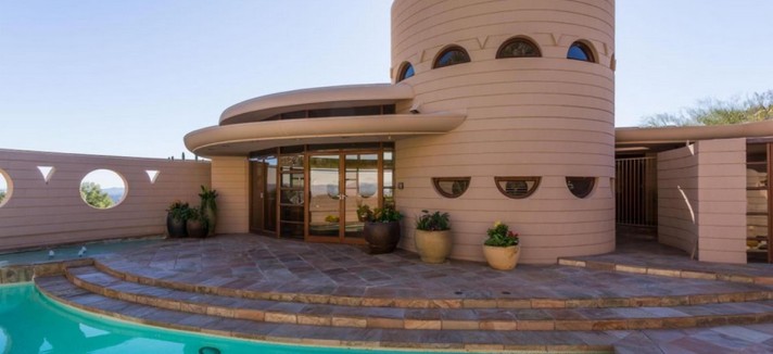 Casa con tipica architettura di Frank Lloyd Wright
