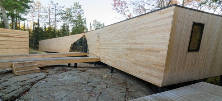 kisskiss-house-by-charles-lazor