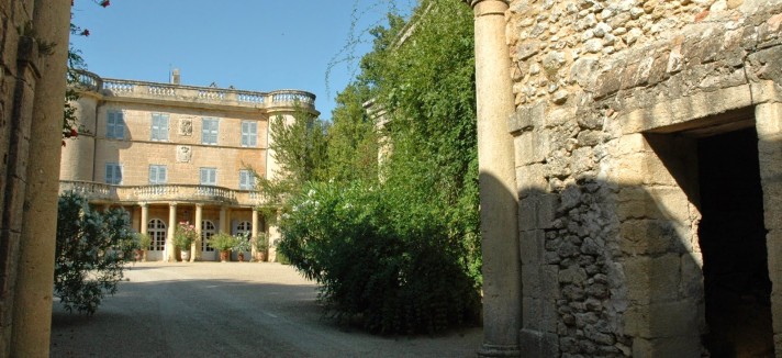 mansion-frescos-picasso
