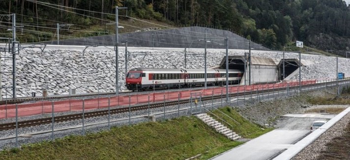 tunel-mas-largo-del-mundo7