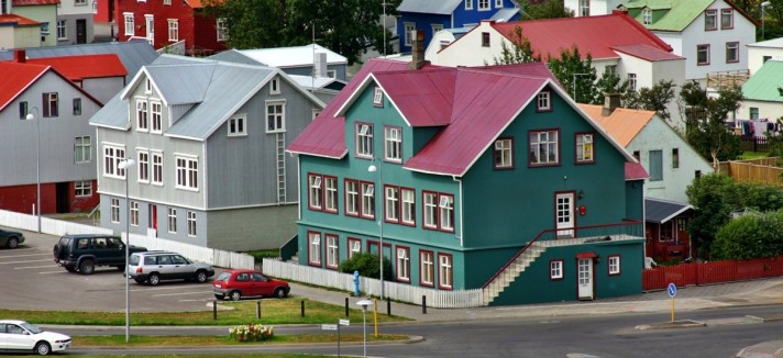 02_iceland-city