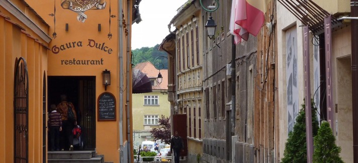 07_brasov-city-transylvania-romania-street-historic
