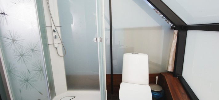 2_jokaisessa-iglussa-on-wc-pesuhuone